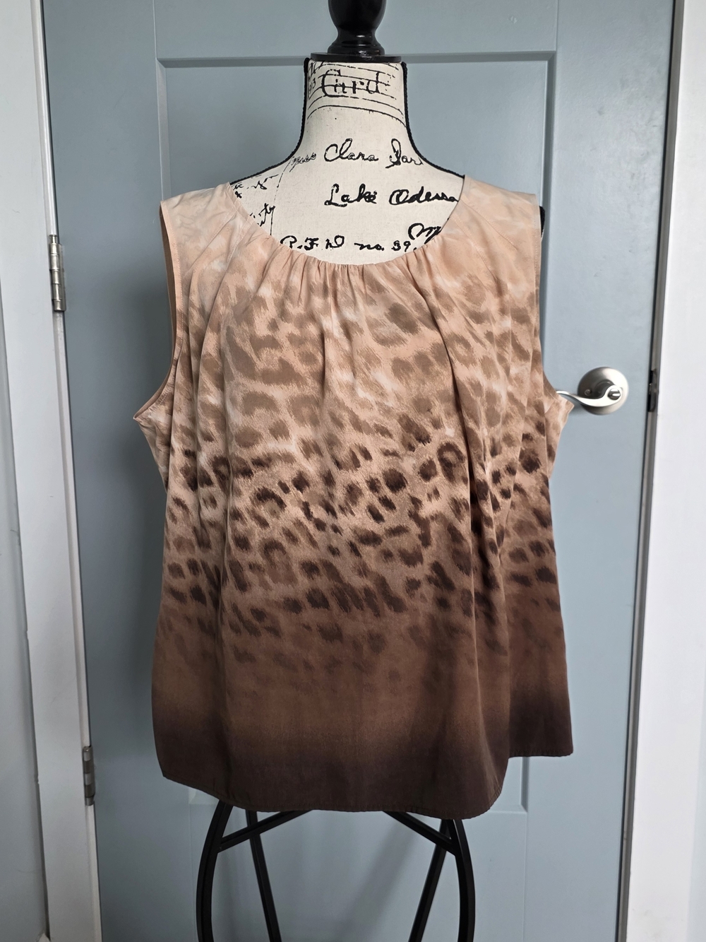 Chico's Size 4 Top Animal Print Ombre Sleeveless Blouse Brown Tan XXL 20 Shell